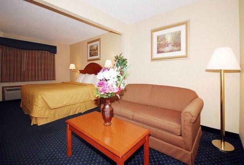 Quality Inn & Suites Lincoln Near I-55 Dış mekan fotoğraf