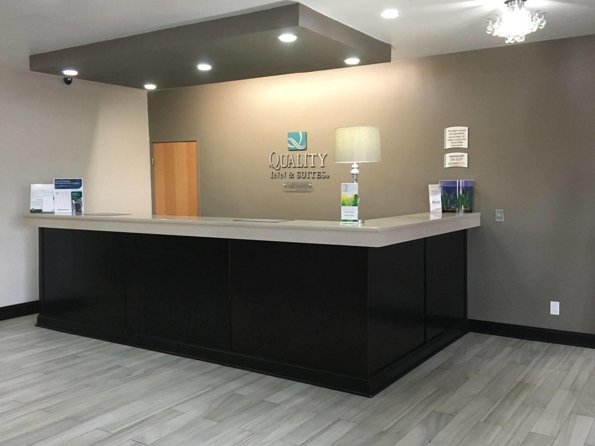 Quality Inn & Suites Lincoln Near I-55 Dış mekan fotoğraf